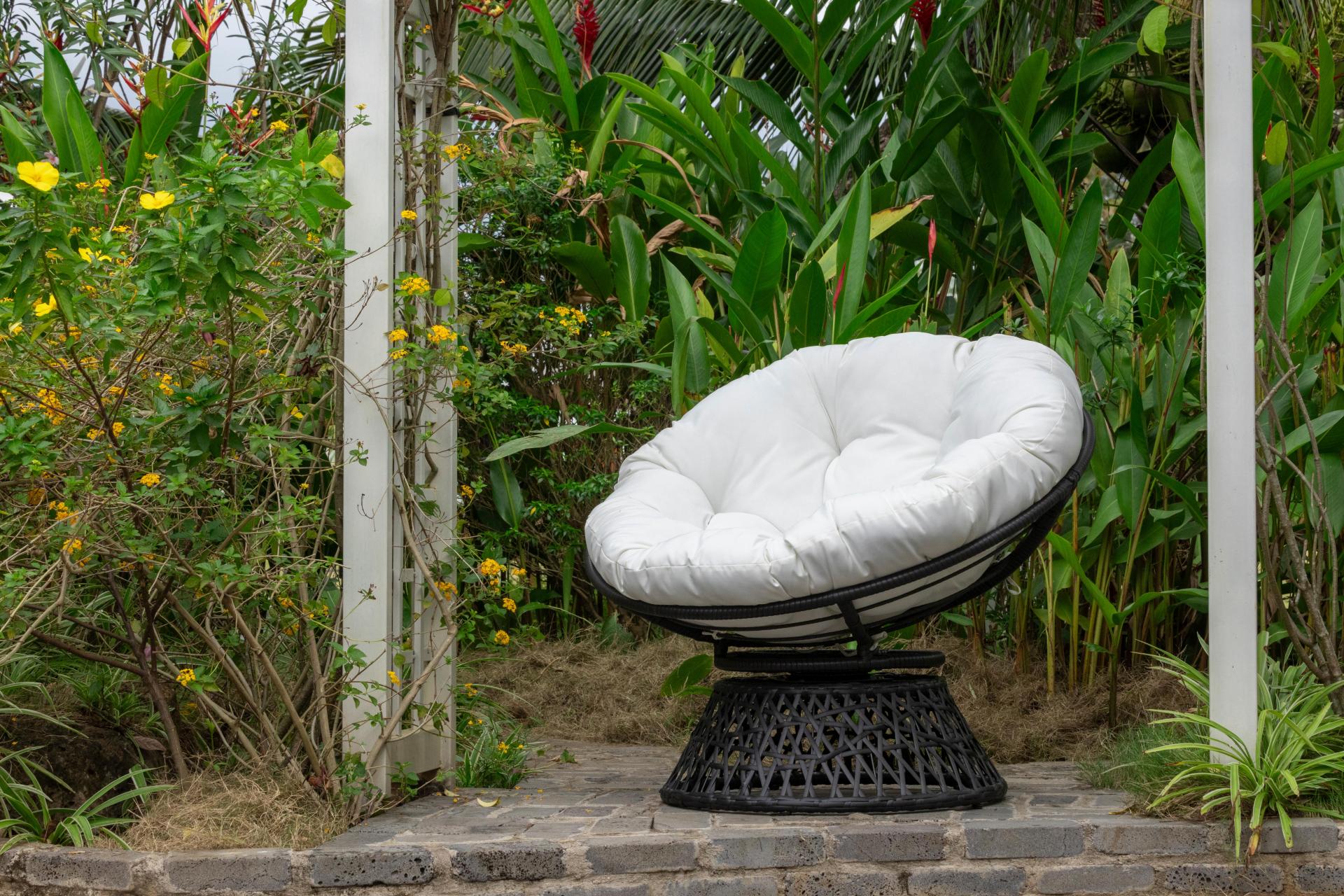 Papasan Wicker Lounge Chair – Cozy Round Accent Seat